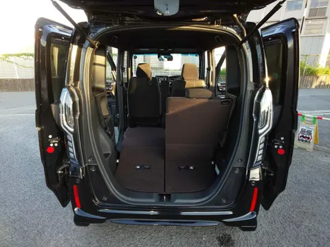 Honda N-BOX Custom