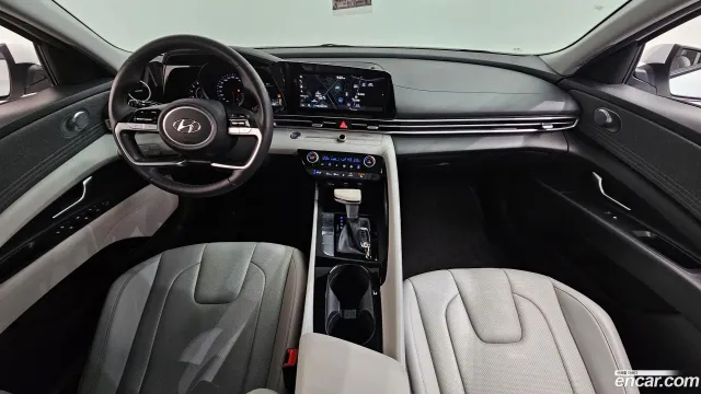 Hyundai Elantra (Avante)