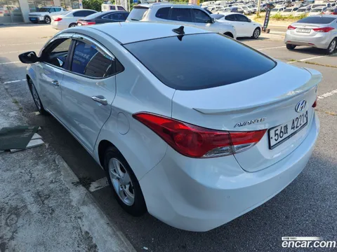 Hyundai Elantra (Avante)