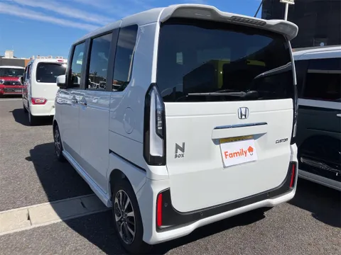 Honda N-BOX Custom