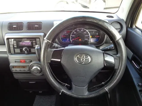 Toyota Pixis Space