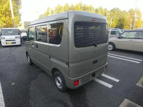 Nissan Clipper Van