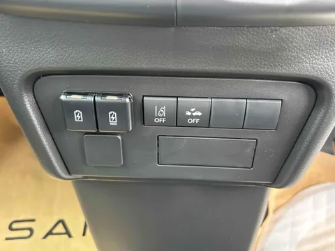 Nissan Clipper Van
