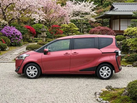 Toyota Sienta