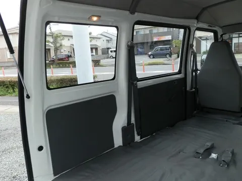 Mitsubishi Minicab Van