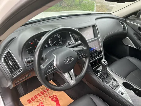 Infiniti Q50L
