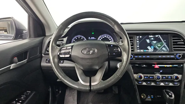 Hyundai Elantra (Avante)