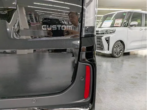 Honda N-BOX Custom