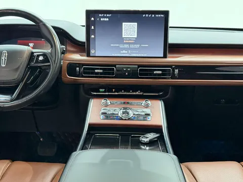Lincoln Aviator