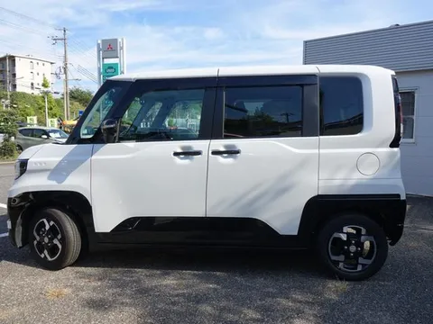 Mitsubishi Delica Mini
