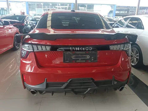 Lynk & Co 03
