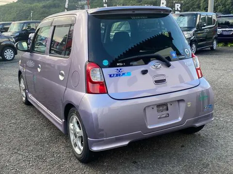 Daihatsu Esse