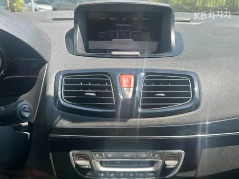 Renault SM3