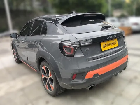 Lynk & Co 02