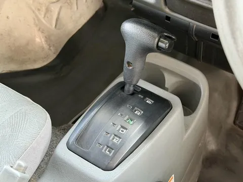 Nissan Clipper Van