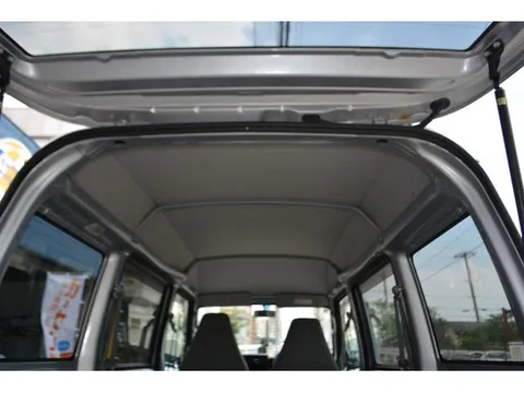 Nissan Clipper Van
