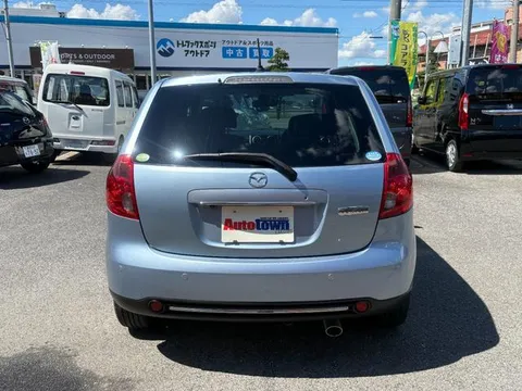 Mazda Verisa