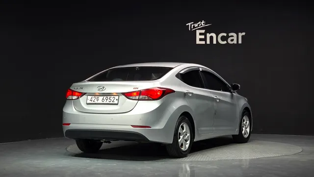 Hyundai Elantra (Avante)