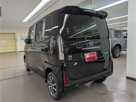 Honda N-BOX Custom