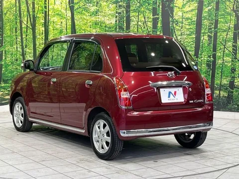 Daihatsu Mira Gino