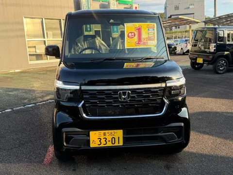 Honda N-BOX Custom
