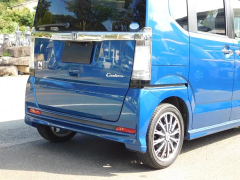 Honda N-BOX Custom