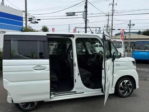 Suzuki Spacia Custom