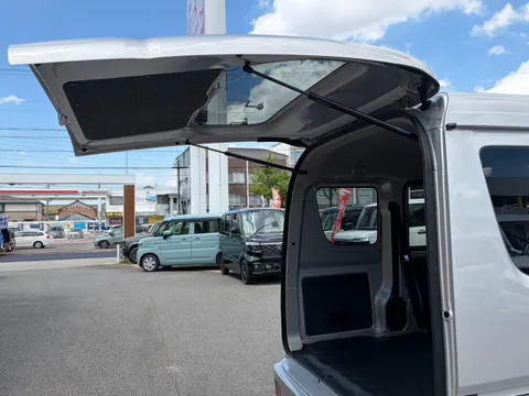 Mitsubishi Minicab Van