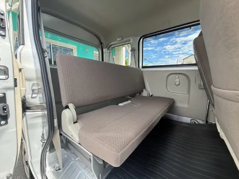 Nissan Clipper Van
