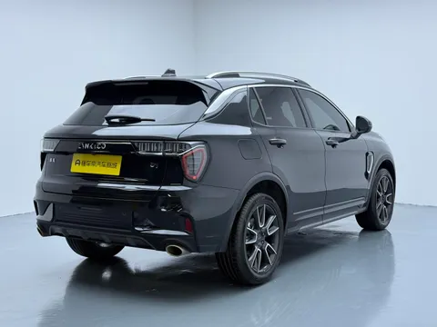 Lynk & Co 01