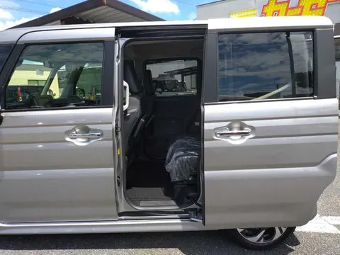 Suzuki Spacia Custom