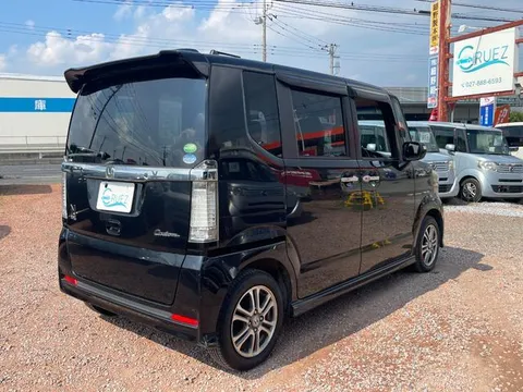 Honda N-BOX Custom