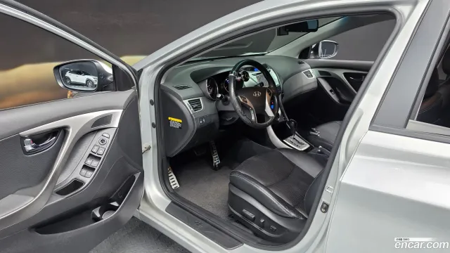 Hyundai Elantra (Avante)