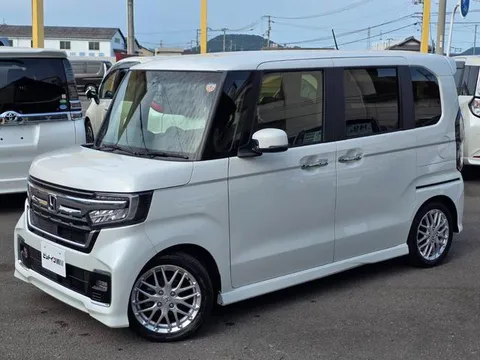 Honda N-BOX Custom