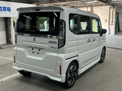Suzuki Spacia Custom