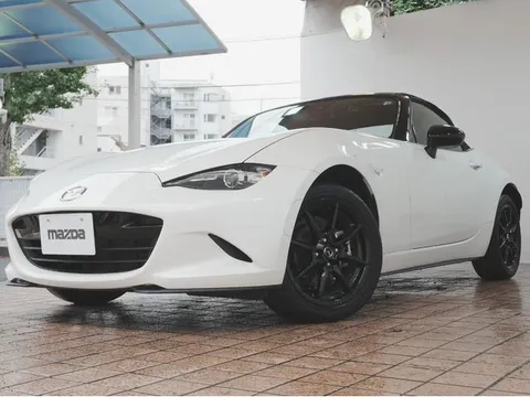 Mazda MX-5 (Roadster)