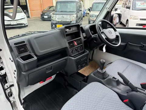 Nissan Clipper Truck