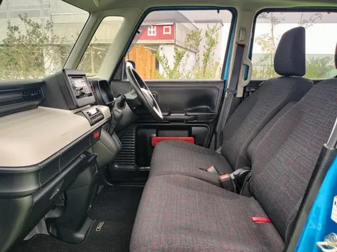 Suzuki Spacia
