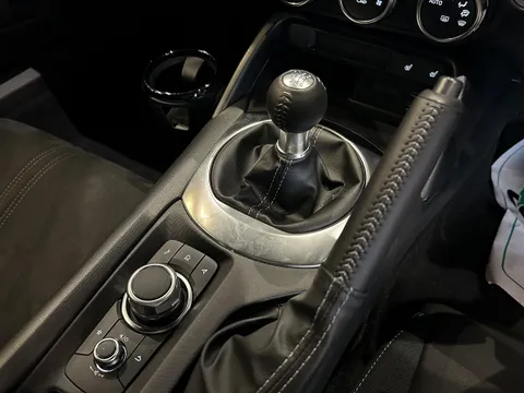 Mazda MX-5 (Roadster)