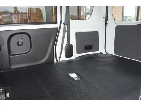 Mitsubishi Minicab Van