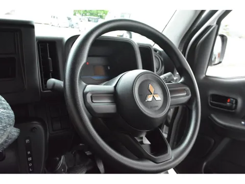 Mitsubishi Minicab Van