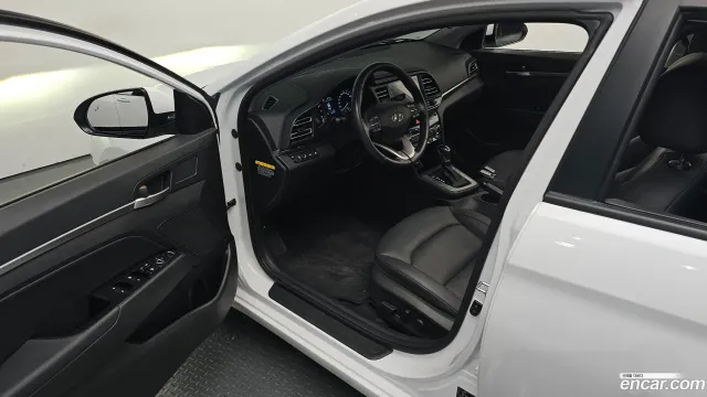 Hyundai Elantra (Avante)