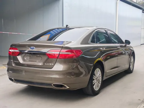 Ford Taurus