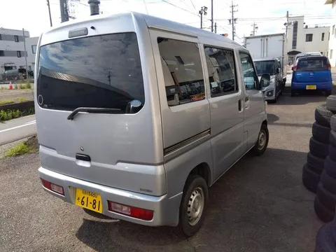 Mitsubishi Minicab Van