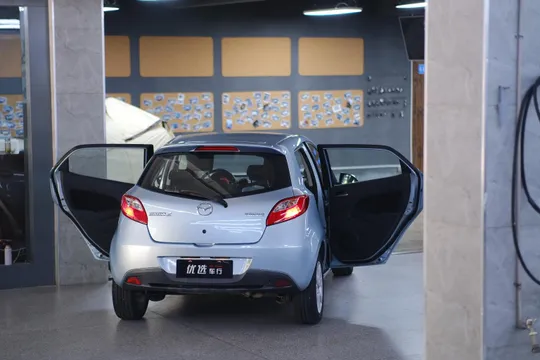 Mazda Mazda 2