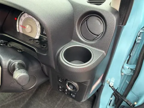 Daihatsu Mira Tocot