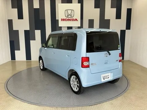 Toyota Pixis Space
