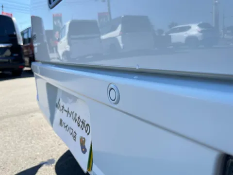 Nissan Clipper Van