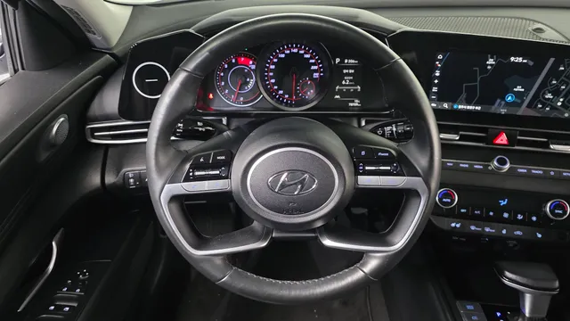 Hyundai Elantra (Avante)