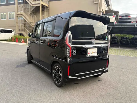 Honda N-BOX Custom